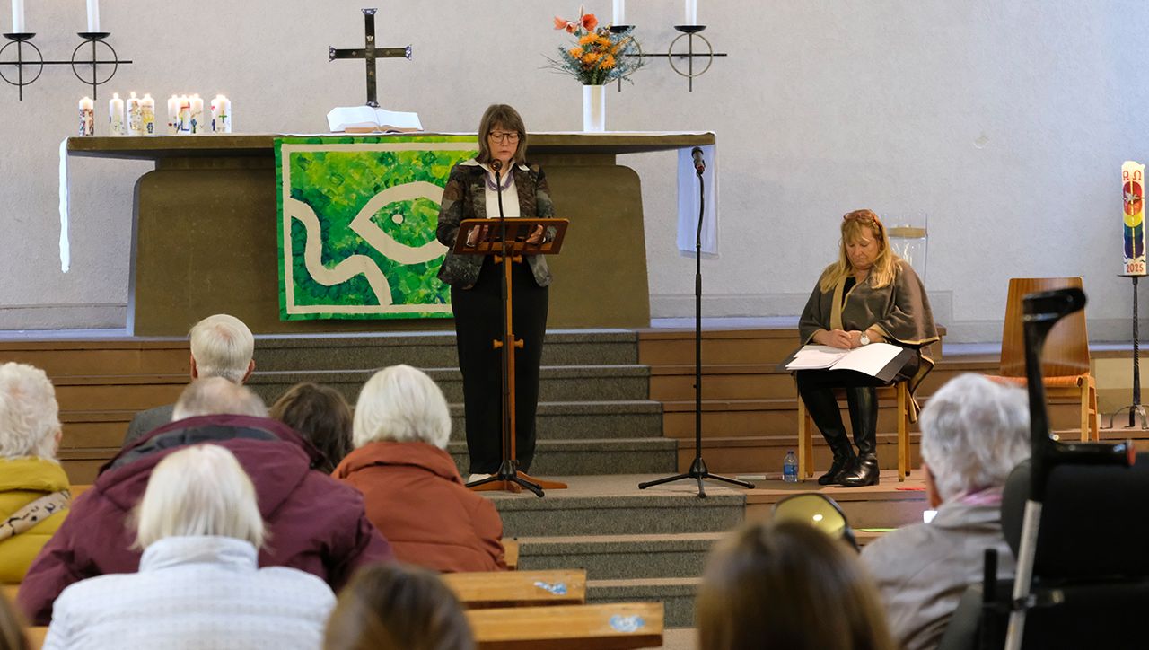Lesung beim Literaturgottesdienst